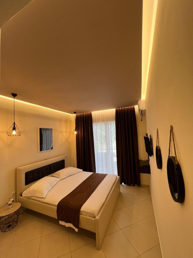 Paradiso * Sarandë